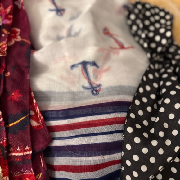 Assorted Patterned Scarves Collection - Picture 3 of 6